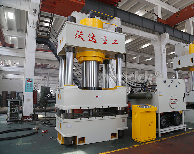 800吨三梁四柱液压机 800吨三梁四柱液压机