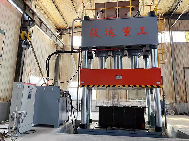 1500吨SMC乒乓球台面成型液压机 1500吨SMC乒乓球台面成型液压机