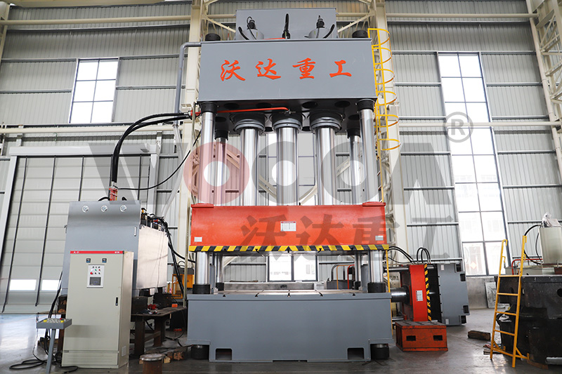 1500吨三梁四柱液压机 1500吨三梁四柱液压机