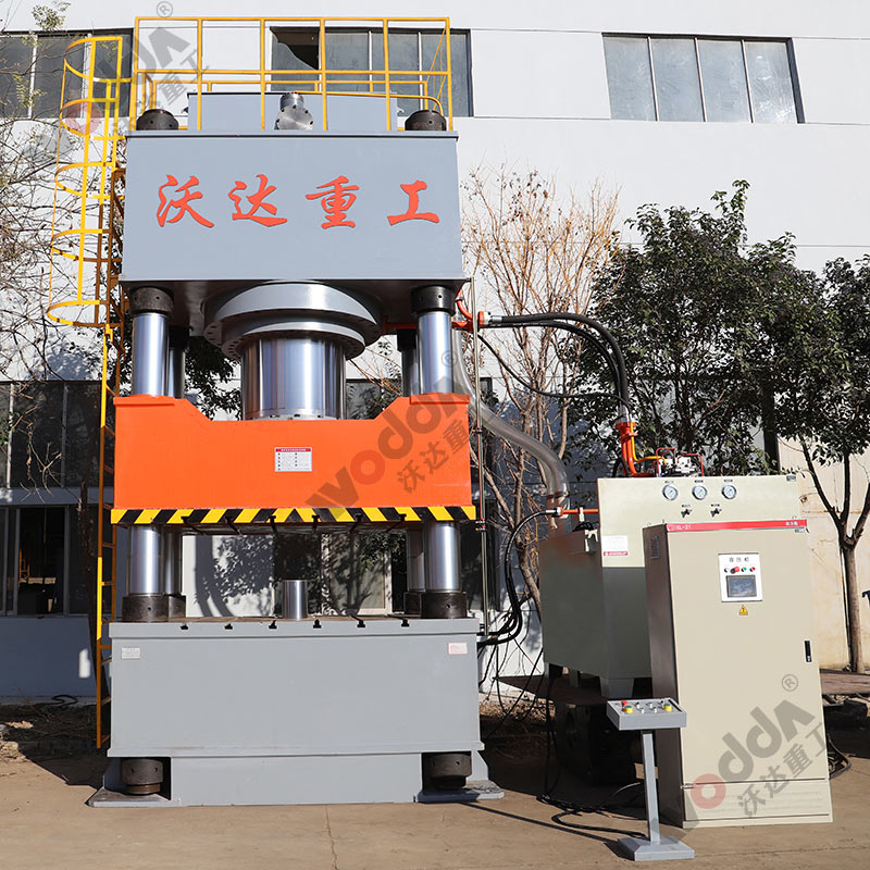 2000吨四柱液压机 2000吨四柱液压机