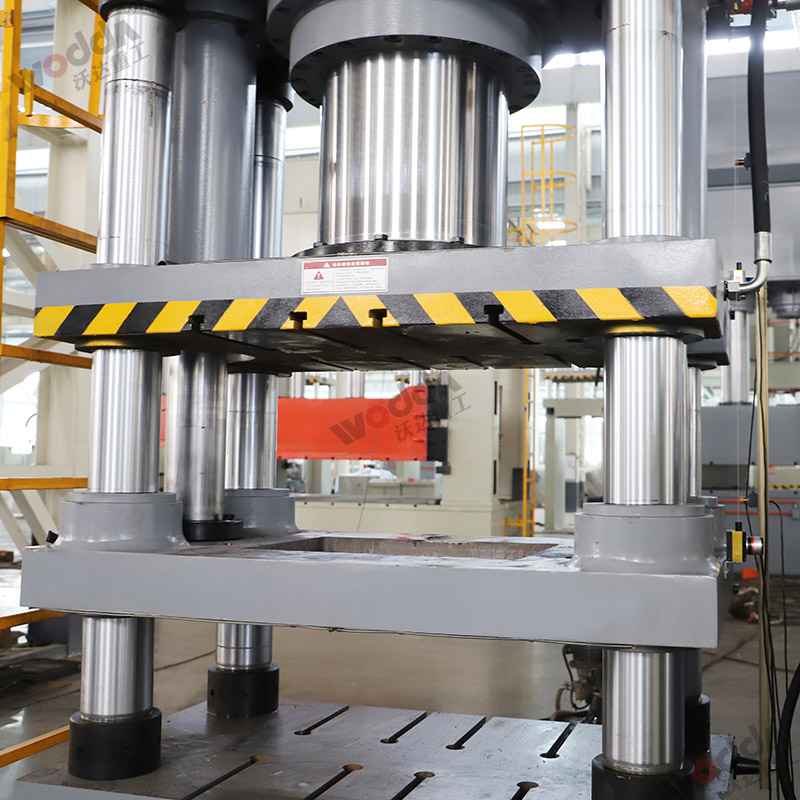 牛羊舔砖液压机厂家-500吨四柱液压机价格 牛羊舔砖液压机厂家-500吨四柱液压机价格