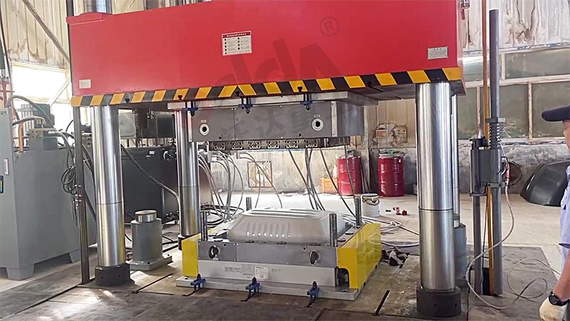 SMC汽车覆盖件 SMC汽车覆盖件