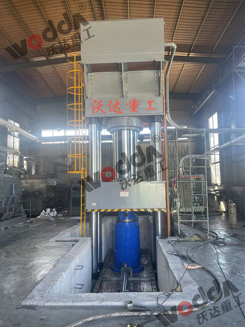 2000吨石墨坩埚液压机 2000吨石墨坩埚液压机