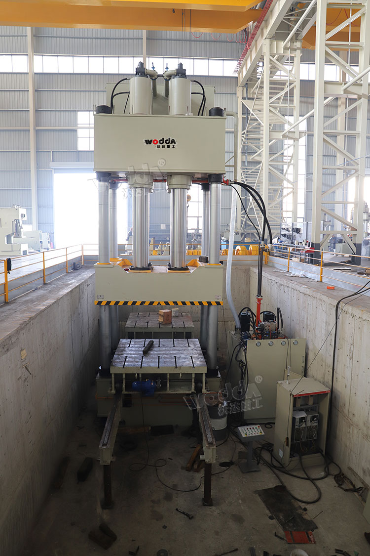 1500吨四柱液压机 1500吨四柱液压机