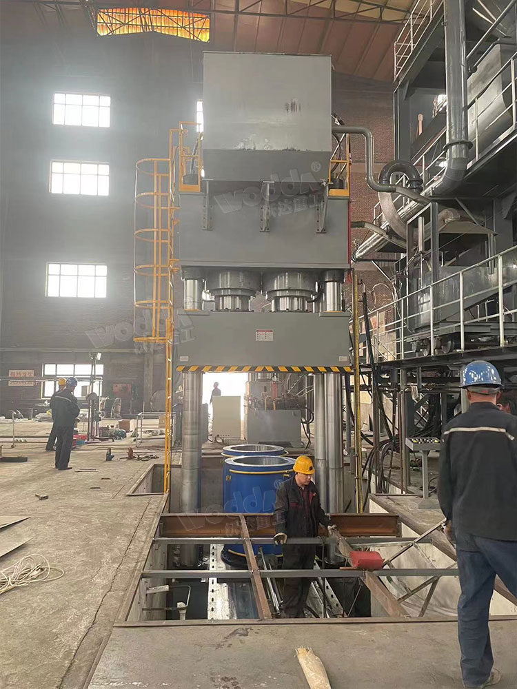 石墨坩埚液压机安装 石墨坩埚液压机安装