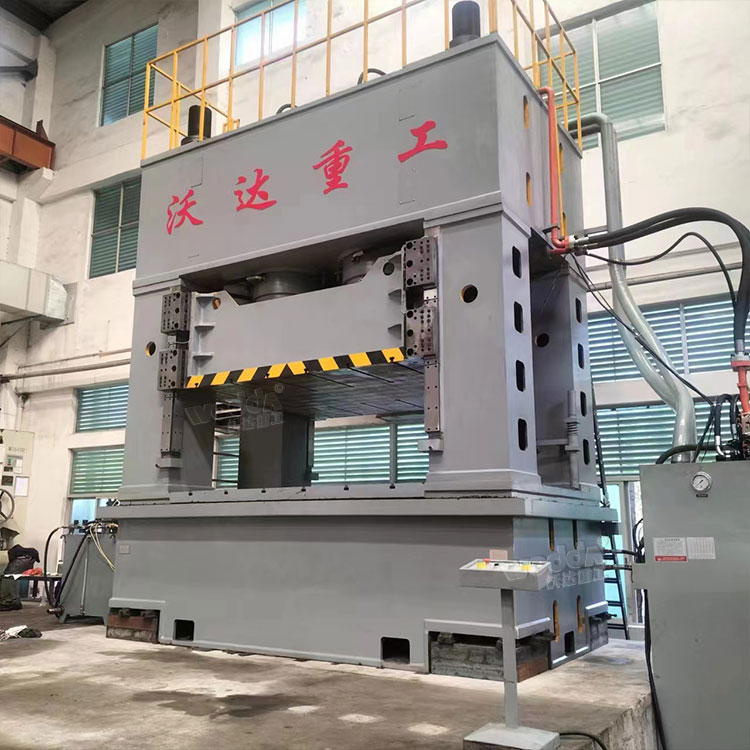 2000吨框架式液压机 2000吨框架式液压机