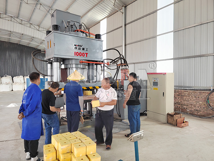 1000吨四梁四柱液压机 1000吨四梁四柱液压机