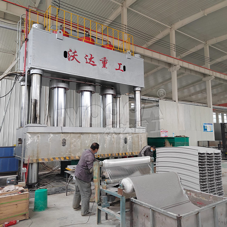 2000吨SMC玻璃钢电缆桥架成型液压机 2000吨SMC玻璃钢电缆桥架成型液压机