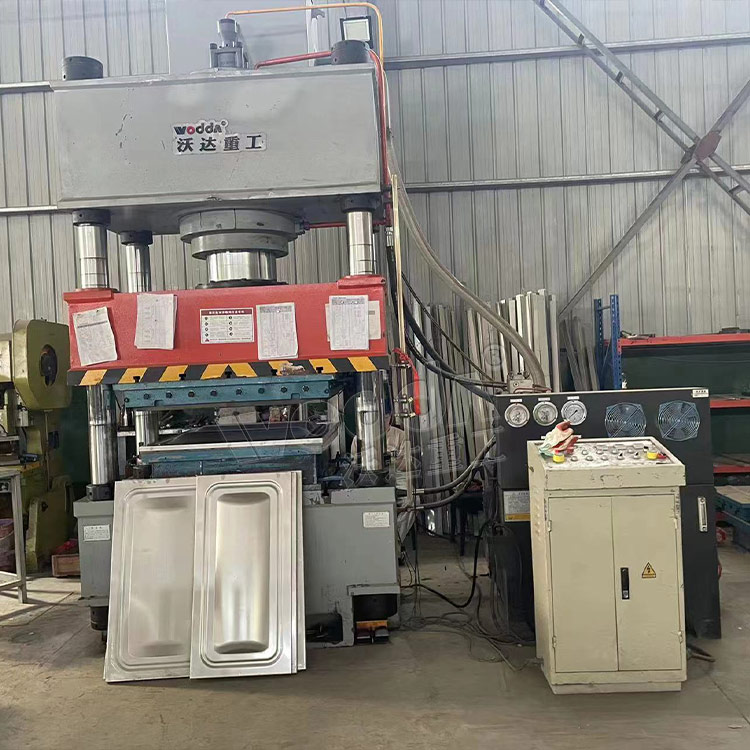 400吨不锈钢水箱成型液压机 400吨不锈钢水箱成型液压机