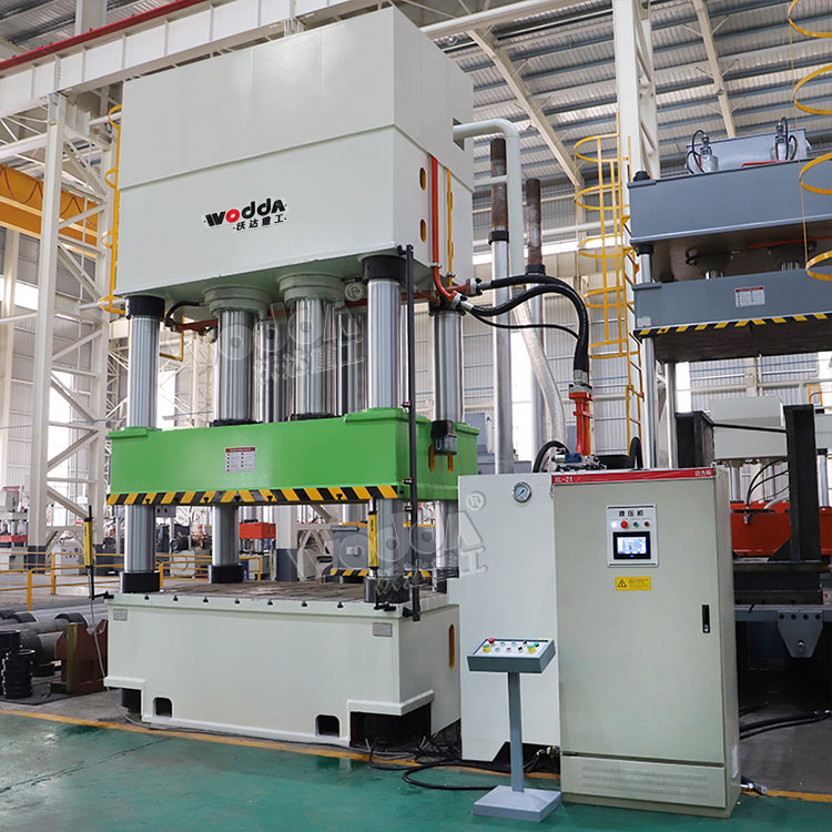 1000吨三梁四柱液压机(塑料托盘成型液压机) 1000吨三梁四柱液压机(塑料托盘成型液压机)