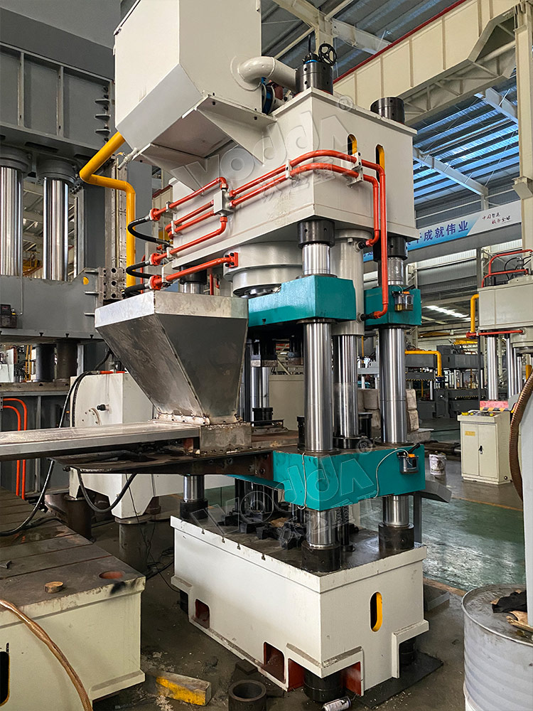 630吨全自动盐砖机 630吨全自动盐砖机