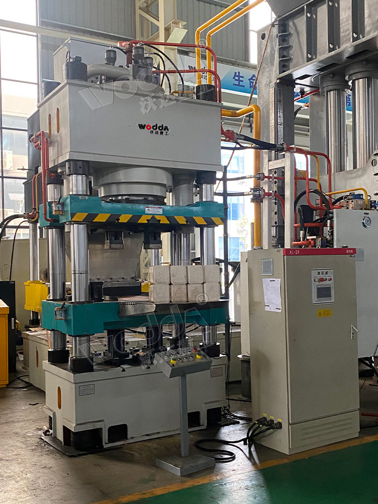 牛羊舔砖液压机按需定制 牛羊舔砖液压机按需定制