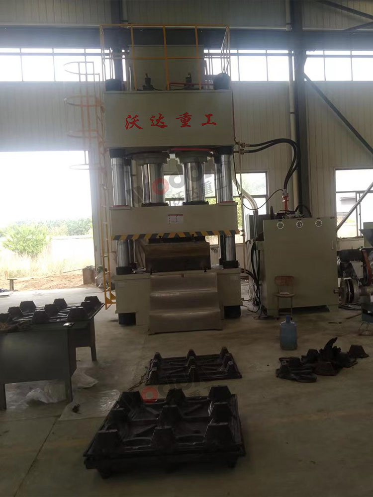 800吨塑料托盘液压机 800吨塑料托盘液压机