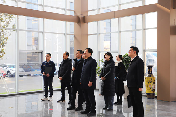 徐州市委常委、经开区党工委书记张克一行莅临山东冰球突破重工调研考察 徐州市委常委、经开区党工委书记张克一行莅临山东冰球突破重工调研考察