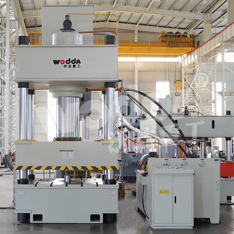 630吨四柱液压机 630吨四柱液压机