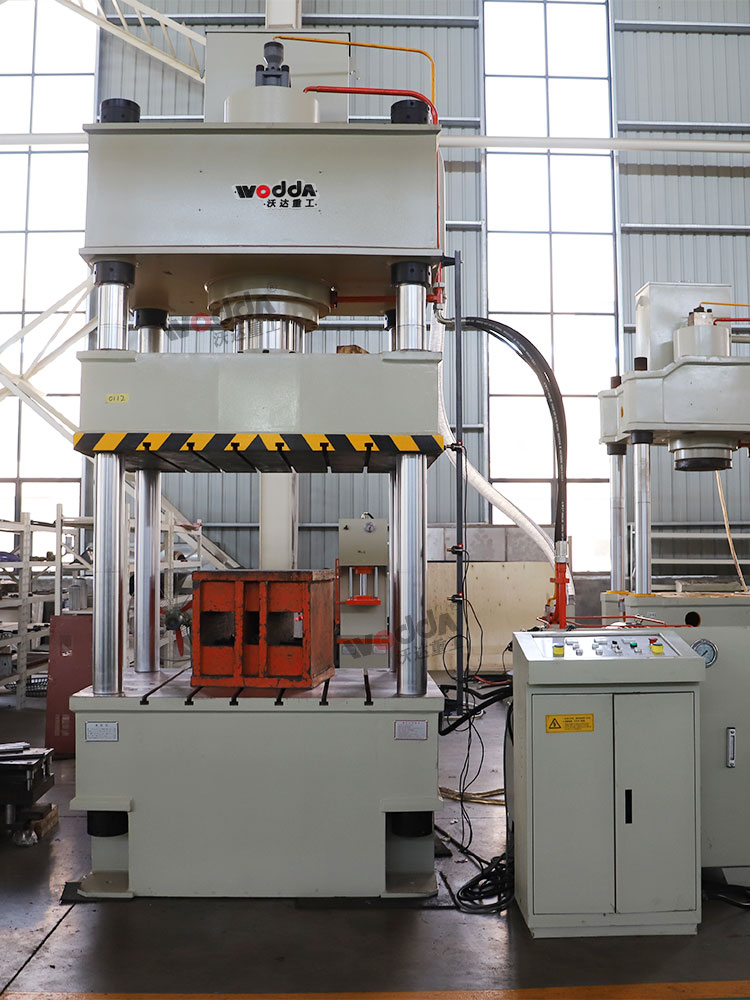 315吨国标液压机 315吨国标液压机