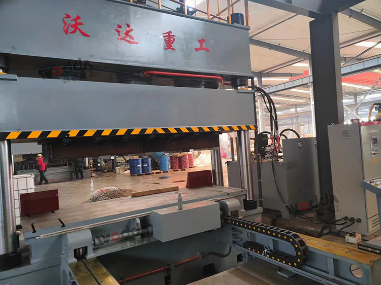 1200吨四柱液压机现场调试 1200吨四柱液压机现场调试