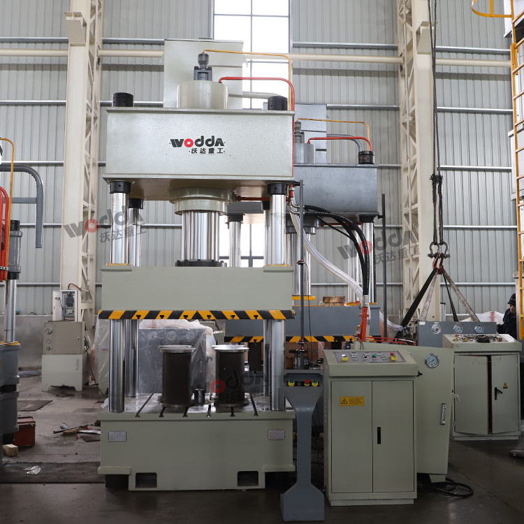 315吨国标四柱液压机(焊接件) 315吨国标四柱液压机(焊接件)