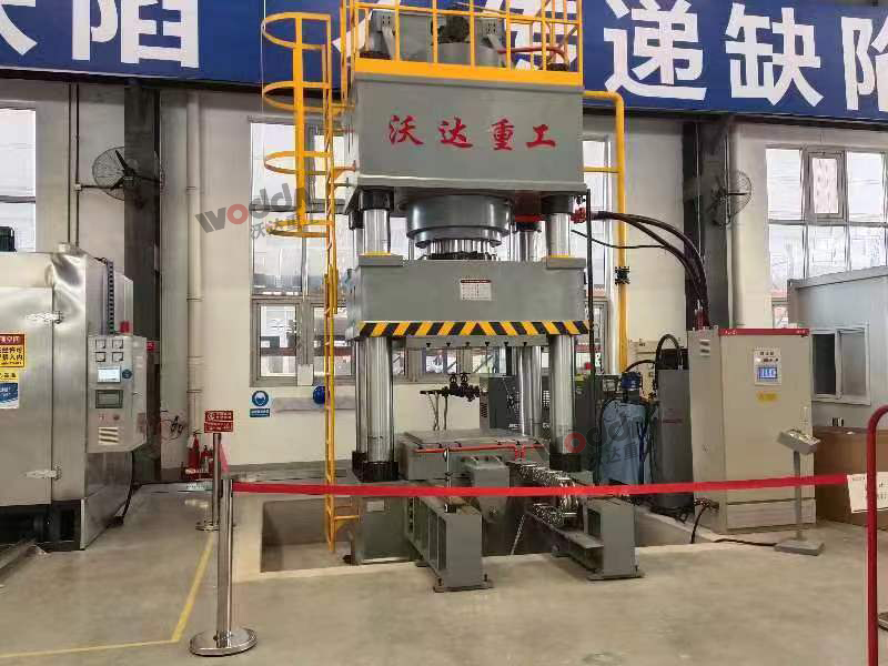 1000吨三梁四柱液压机带移动工作台 1000吨三梁四柱液压机带移动工作台