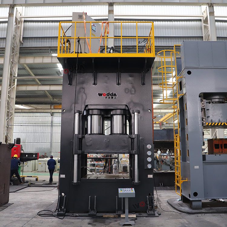 2500吨框架式液压机 2500吨框架式液压机