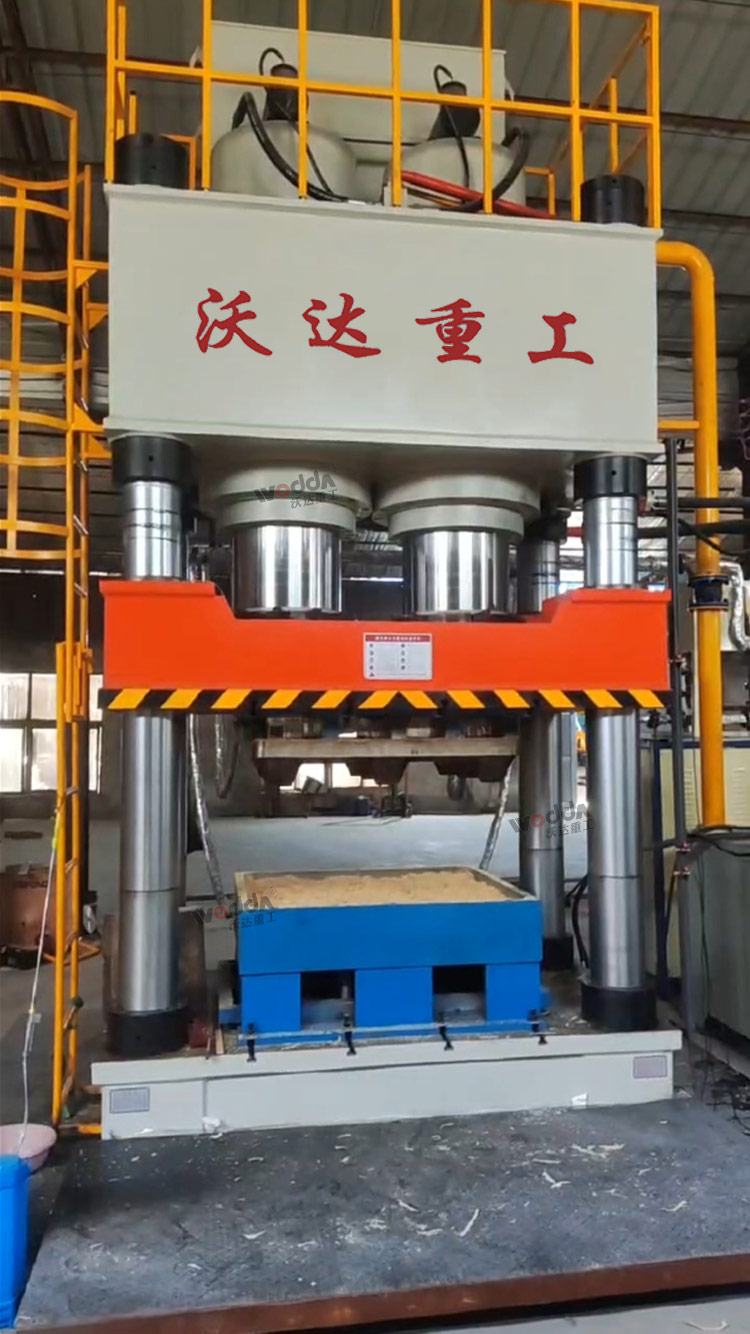 1250吨四柱液压机 1250吨四柱液压机