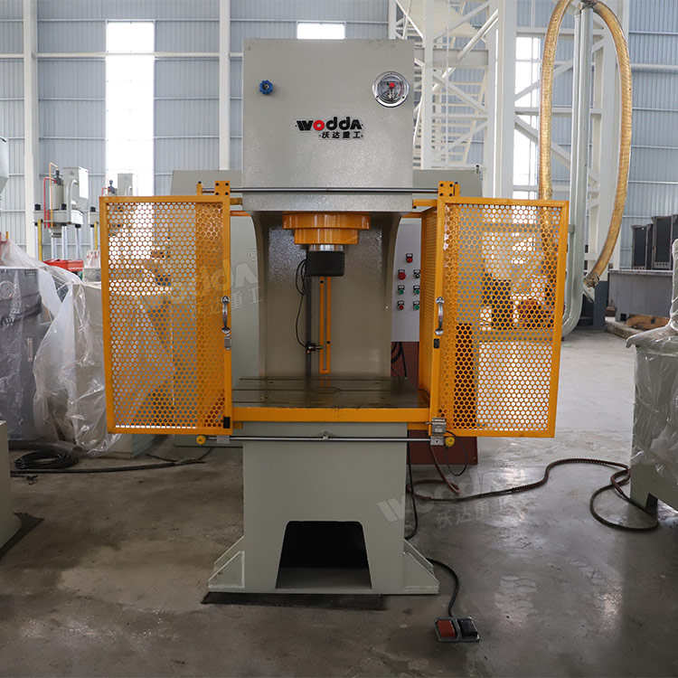 100吨单柱液压机 100吨单柱液压机