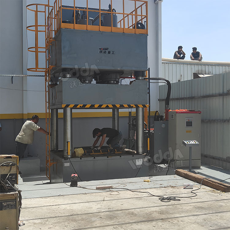 1000吨汽车配件成型液压机 1000吨汽车配件成型液压机