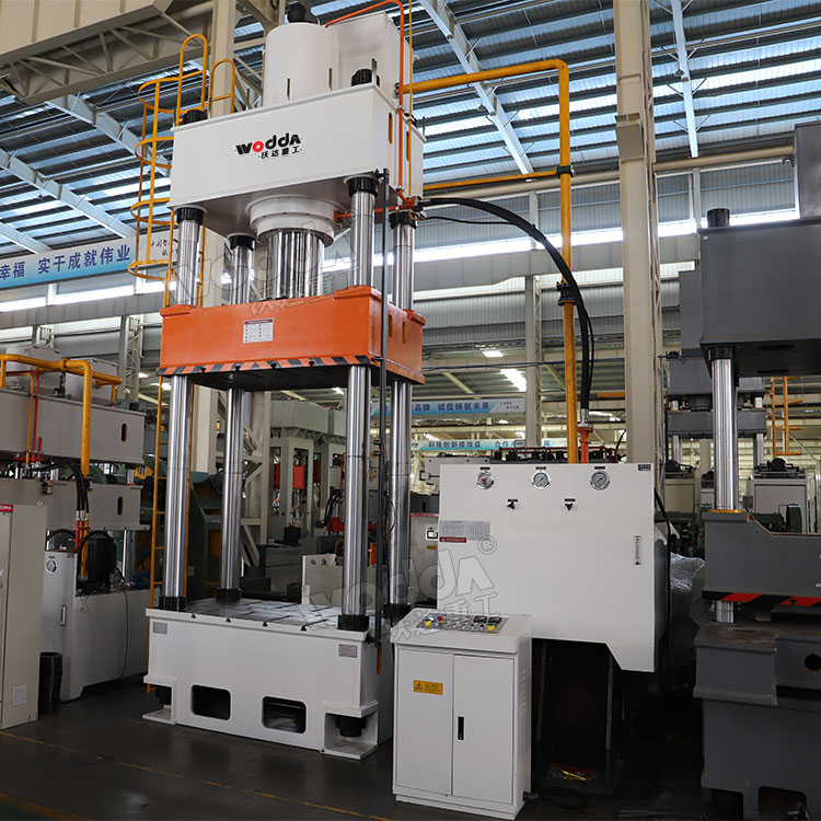 630吨三梁四柱液压机 630吨三梁四柱液压机