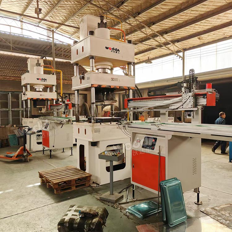 200吨不锈钢餐盘拉伸液压机 200吨不锈钢餐盘拉伸液压机