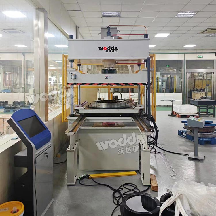 100吨电机定子压装液压机客户现场 100吨电机定子压装液压机客户现场