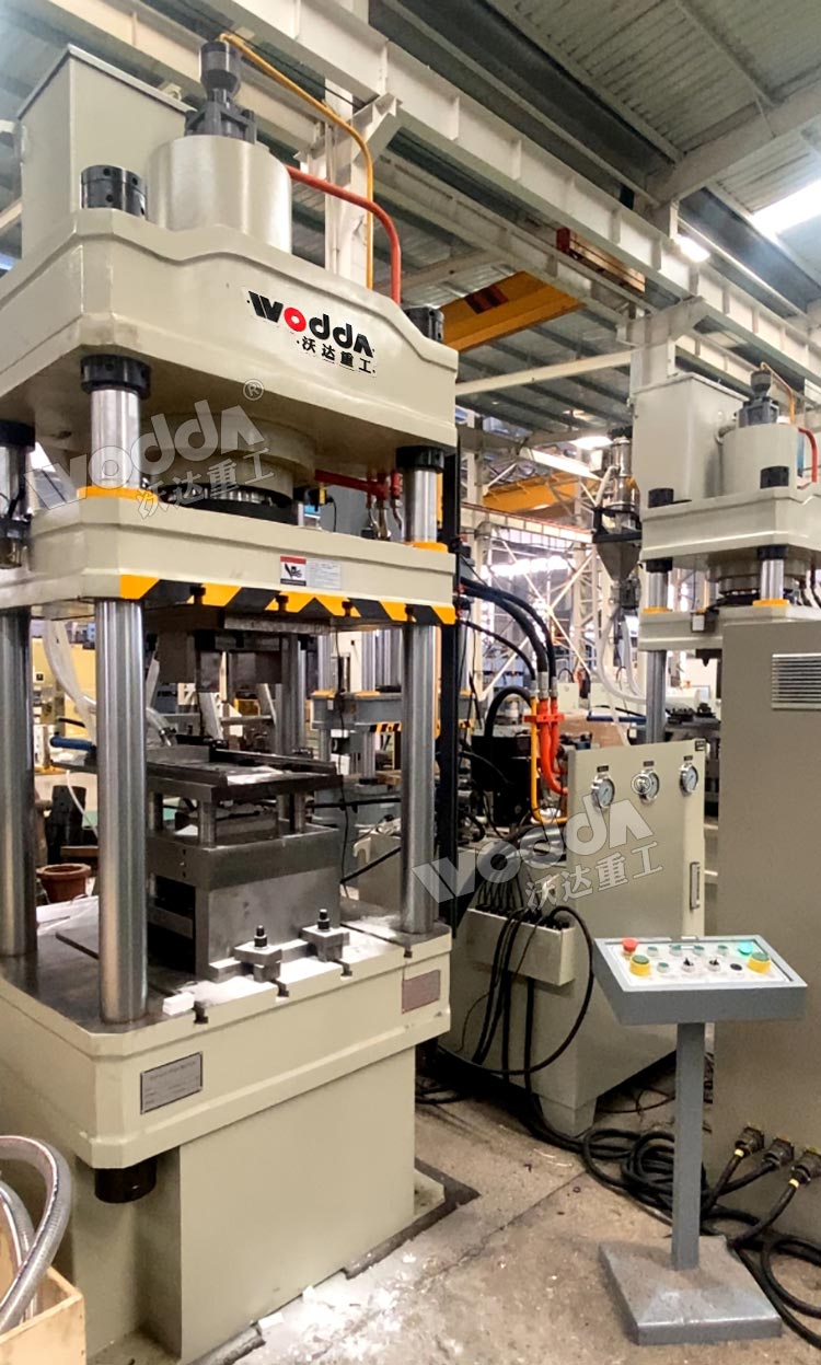 200吨陶瓷防弹片成型液压机 200吨陶瓷防弹片成型液压机