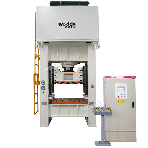 200吨框架式液压机.jpg 200吨框架式液压机.jpg