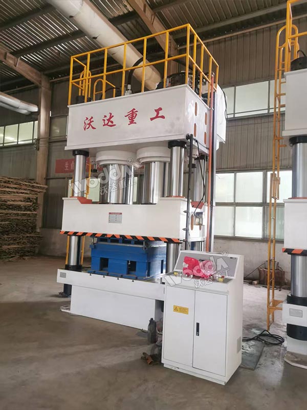 1800吨液压机 1800吨液压机