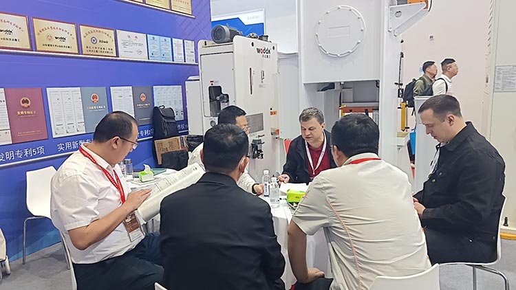 冰球突破重工 冰球突破重工