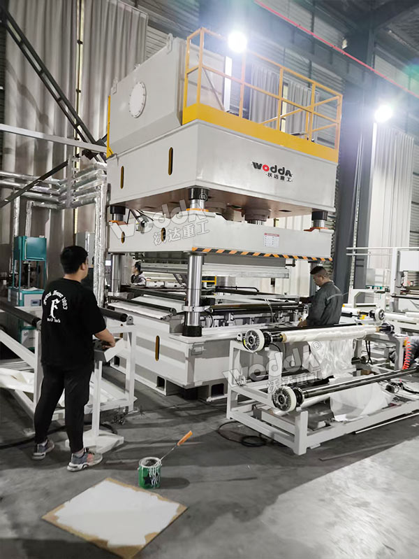 630吨复合材料成型液压机 630吨复合材料成型液压机