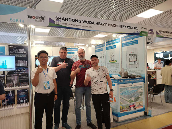 展会瞬间合影 展会瞬间合影