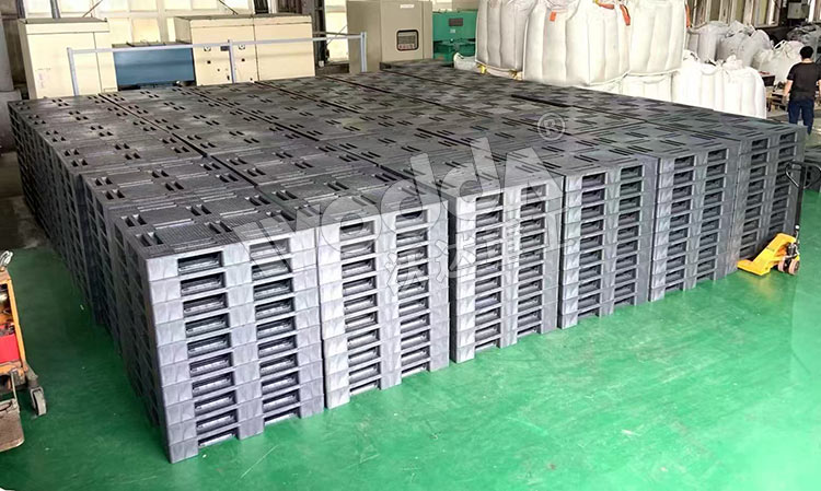 塑料托盘.jpg 塑料托盘.jpg