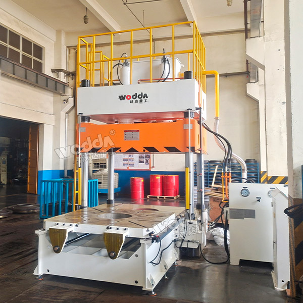 120吨四柱液压机 120吨四柱液压机