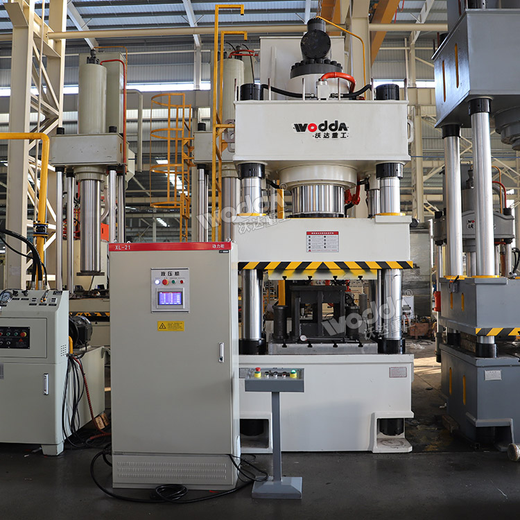 500吨油压机.jpg 500吨油压机.jpg