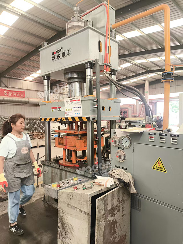 200吨封头液压机生产线 200吨封头液压机生产线