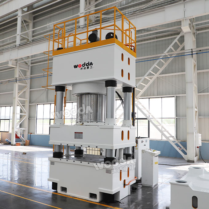 1600吨四柱液压机 1600吨四柱液压机