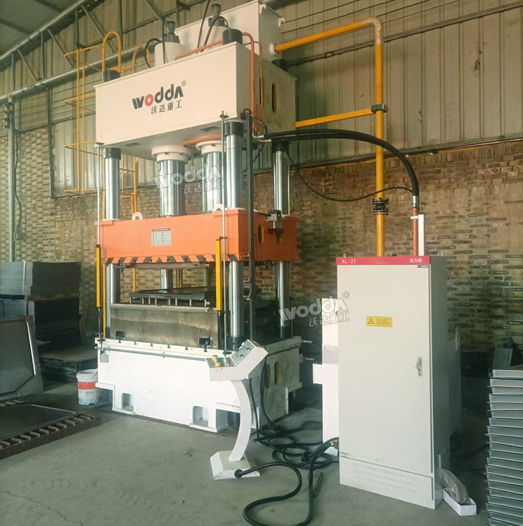 400吨四柱液压机 400吨四柱液压机