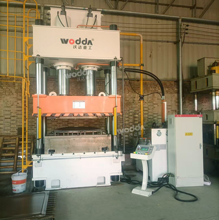 400吨汽车配件成型液压机试 400吨汽车配件成型液压机试