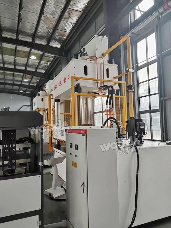 500吨四柱液压机现场 500吨四柱液压机现场