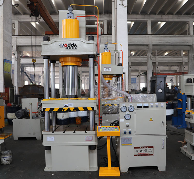 三梁四柱液压机 三梁四柱液压机