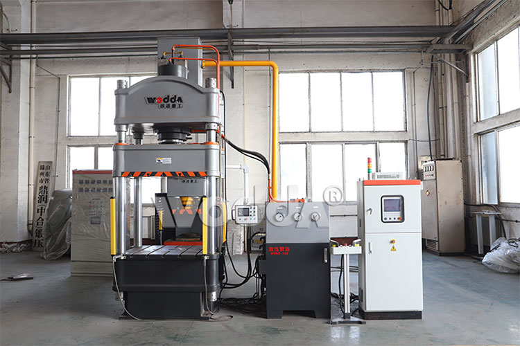 200T三梁四柱液压机生产厂家 200T三梁四柱液压机生产厂家