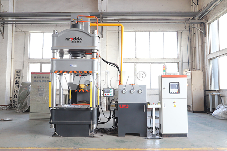 200吨三梁四柱液压机 200吨三梁四柱液压机