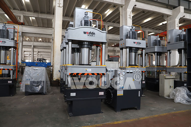 200吨四柱液压机 200吨四柱液压机