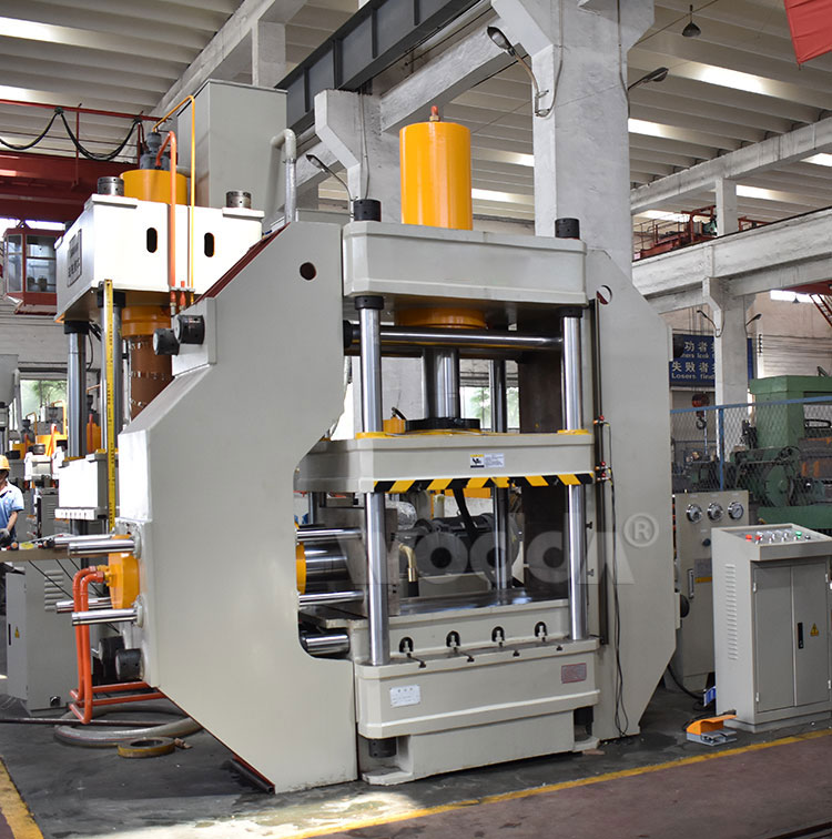 200吨多向液压机 200吨多向液压机