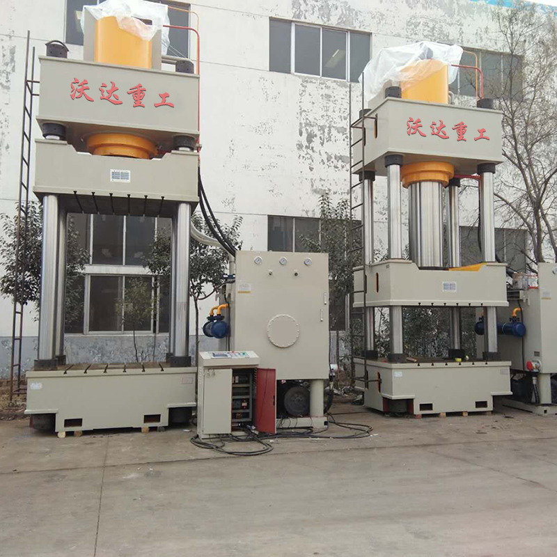 1250吨三梁四柱液压机 1250吨三梁四柱液压机